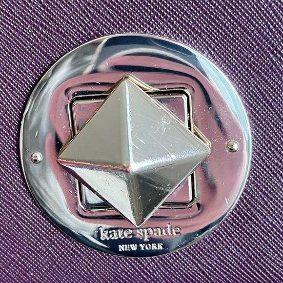 Kate Spade Newbury Lane Sally Turn Lock Crossbody Leather Purse Small Wine - Picture 3 of 17